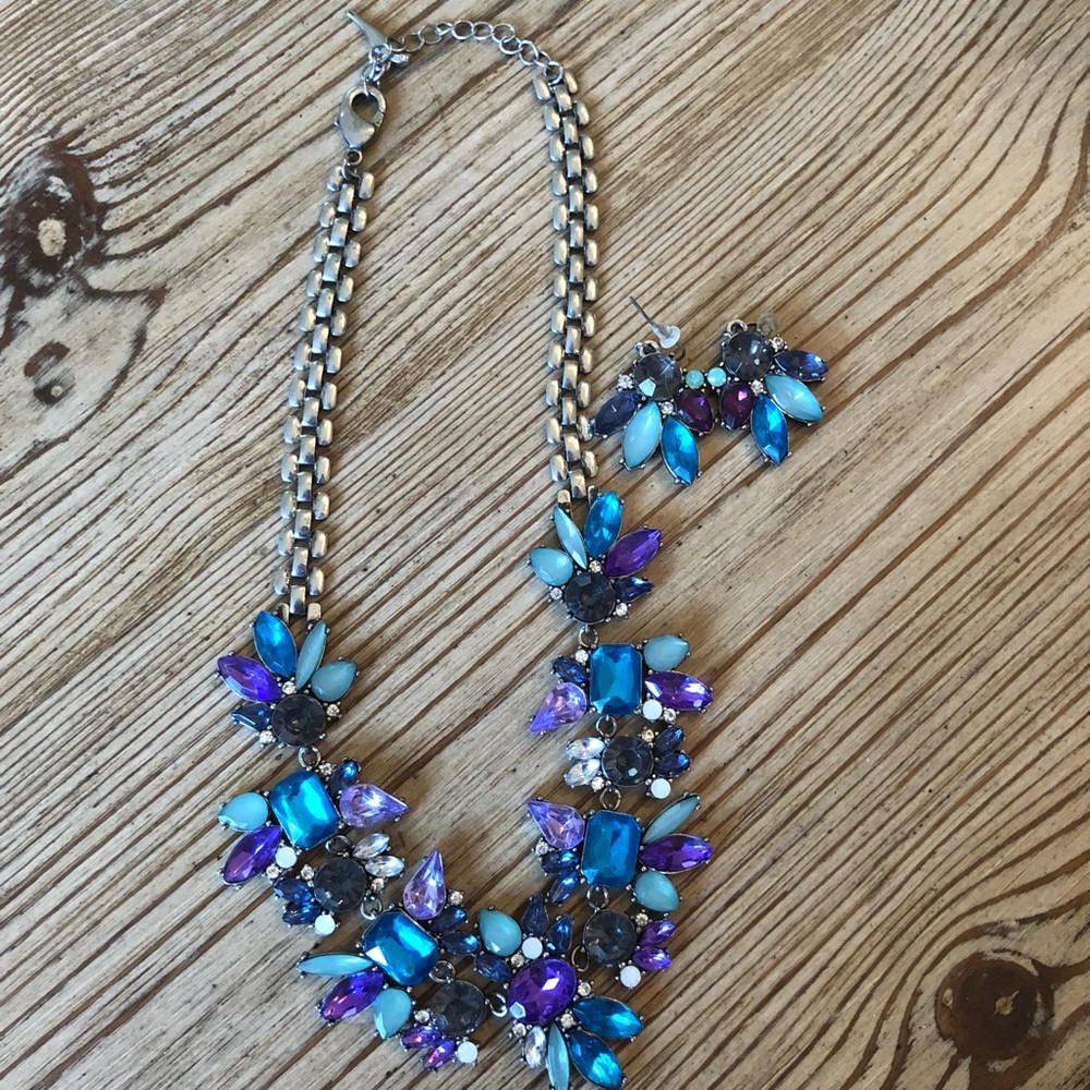 Statement necklace & earring set